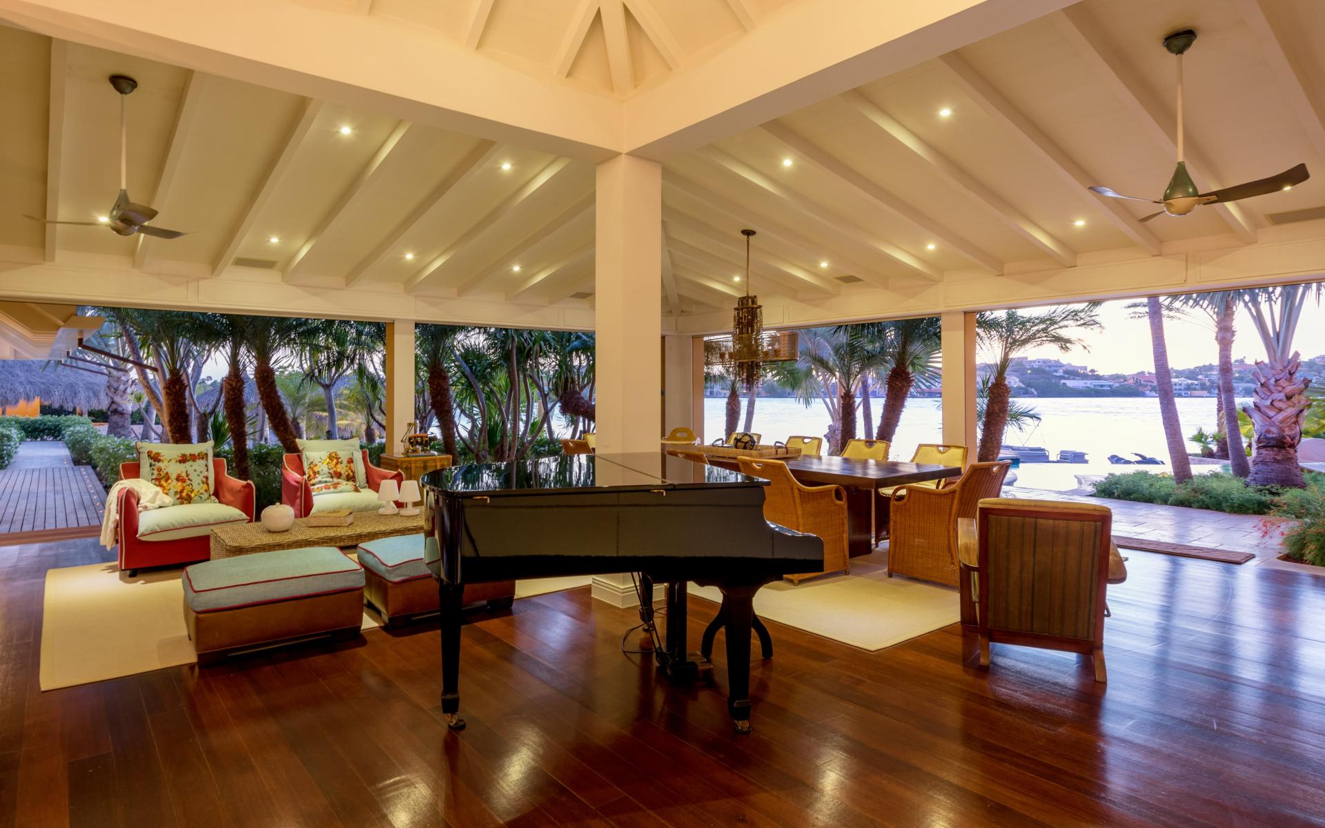 Lobby bar Lobby bar