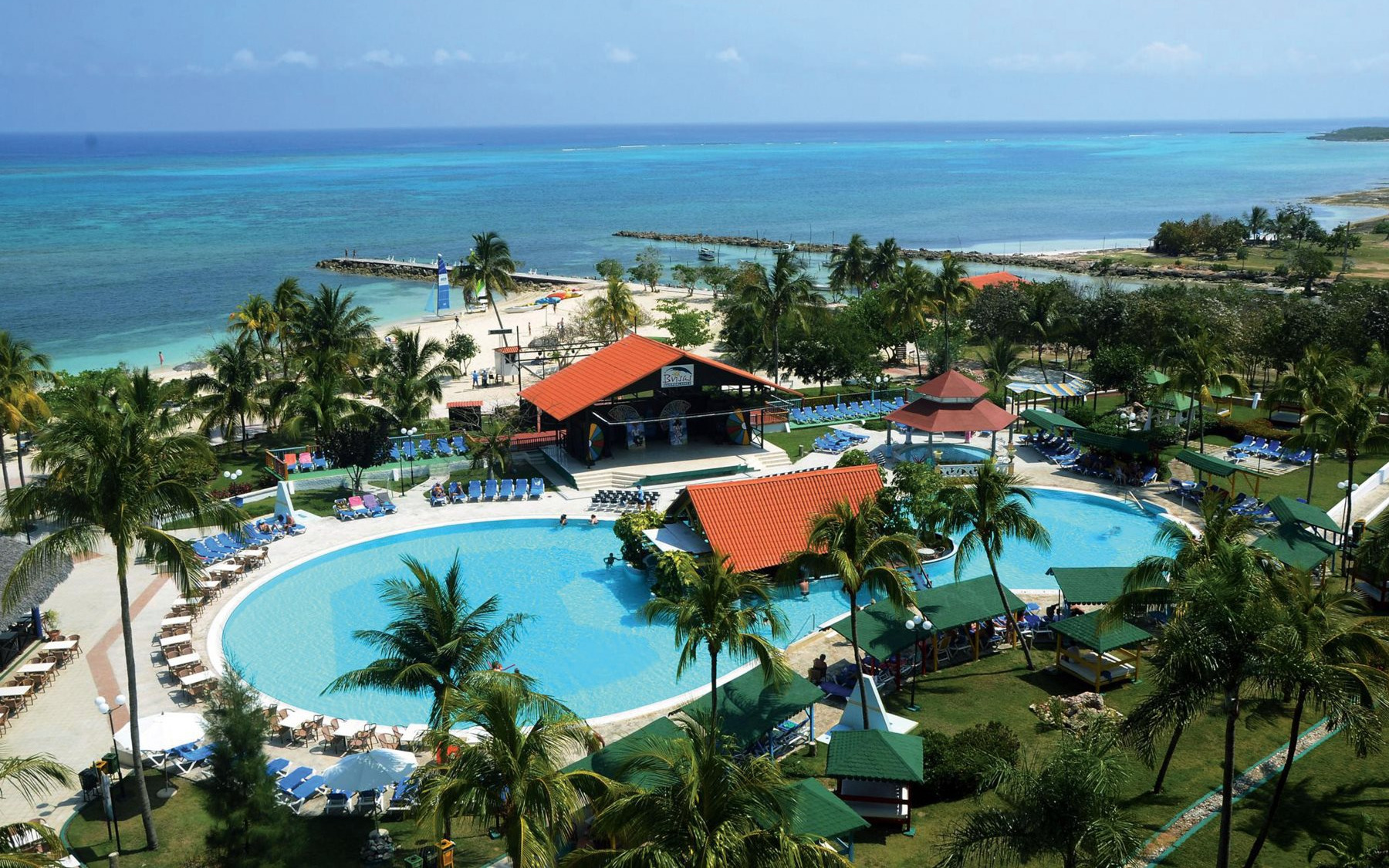 Swiming pool and beach Swiming pool and beach