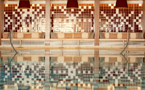 Piscine au Club Med Village Alpe d