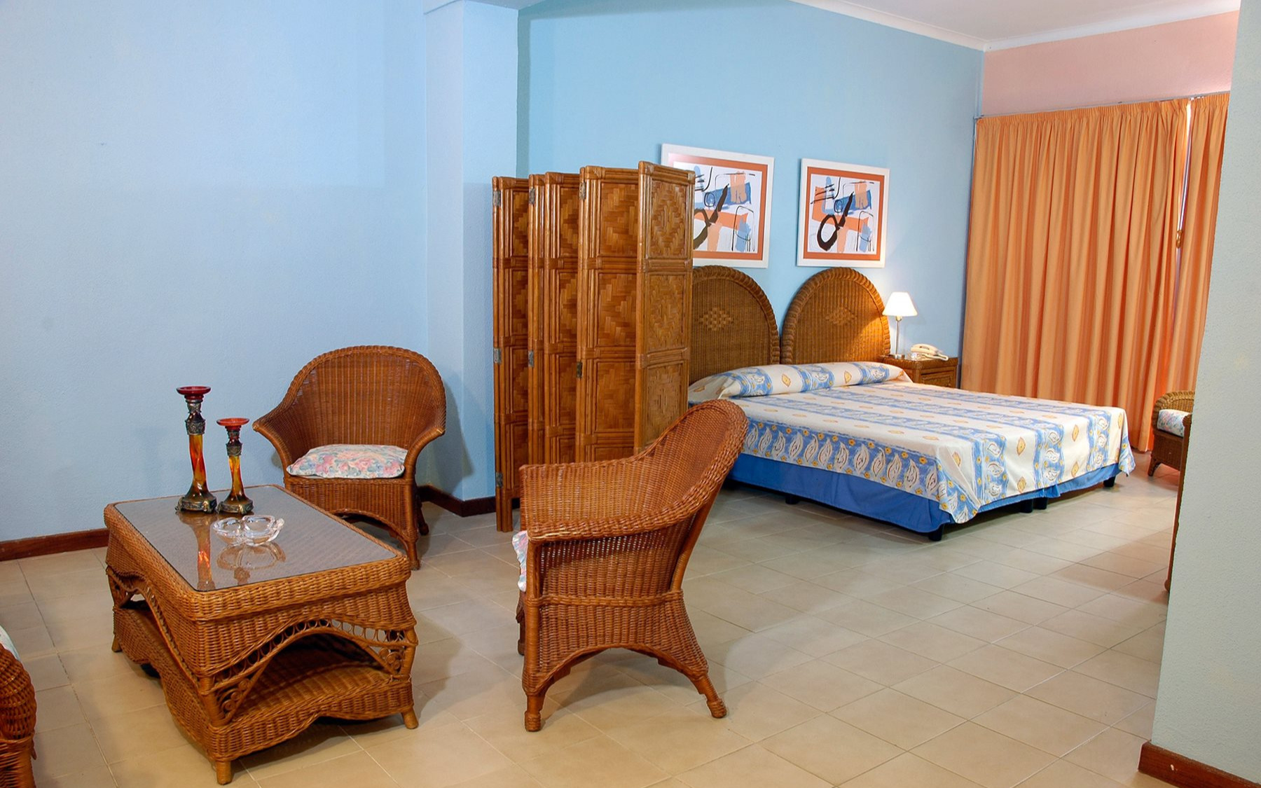 Chambre tropicale petit déjeuner Chambre tropicale petit déjeuner