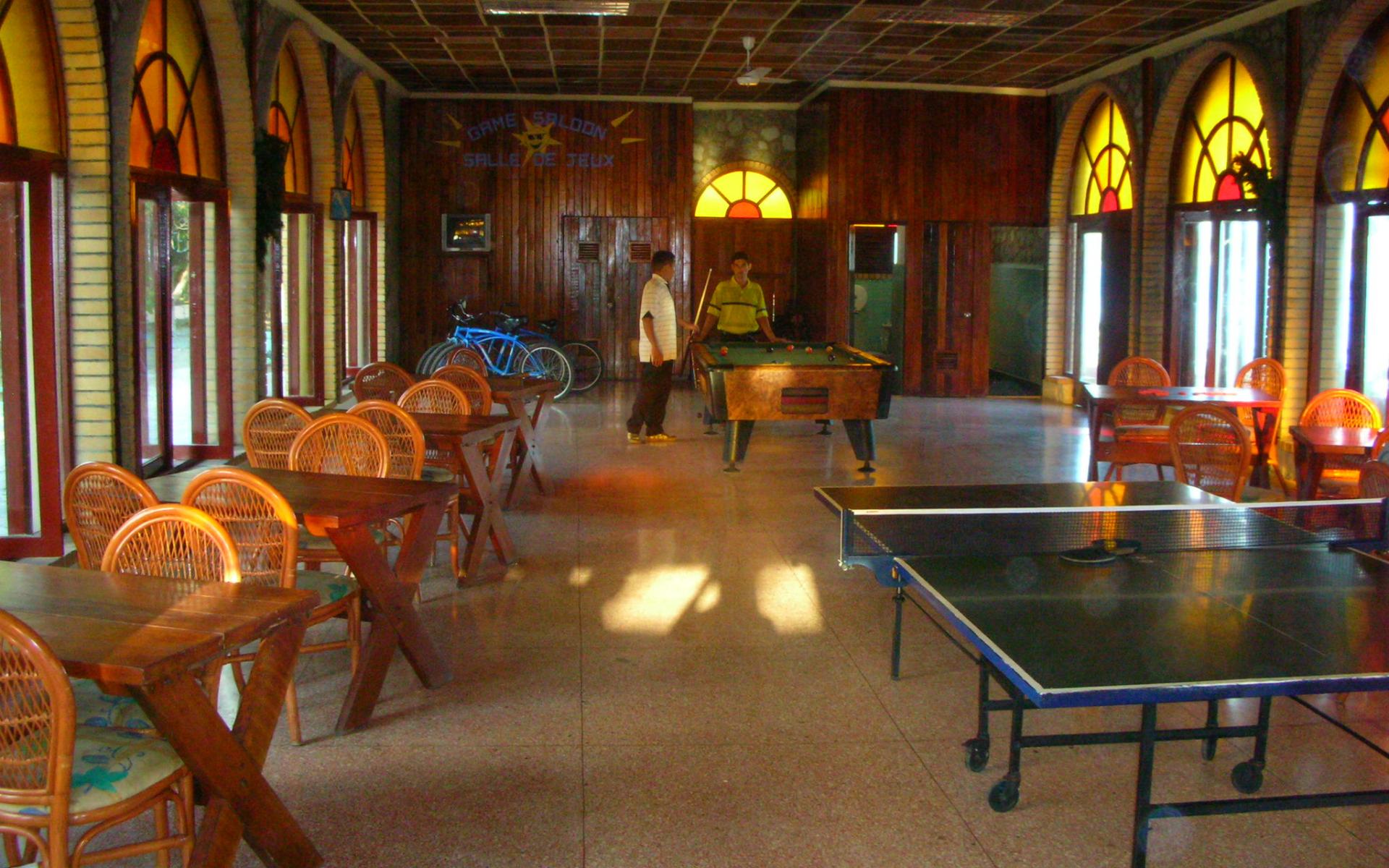 Bar Bar