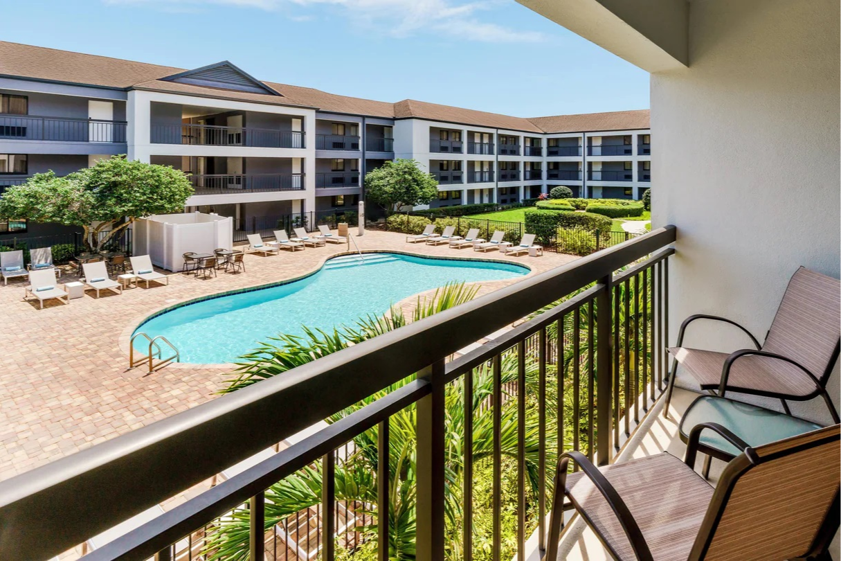 Piscine au Courtyard by Marriott Lake Buena Vista at Vista Centre Piscine au Courtyard by Marriott Lake Buena Vista at Vista Centre