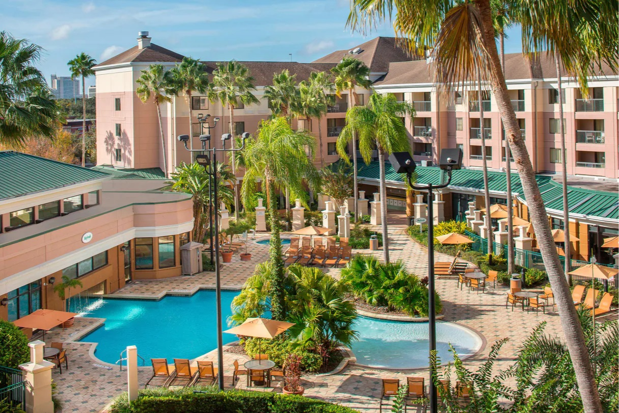 Piscine au Courtyard by Marriott / Marriott Village Hotels Piscine au Courtyard by Marriott / Marriott Village Hotels