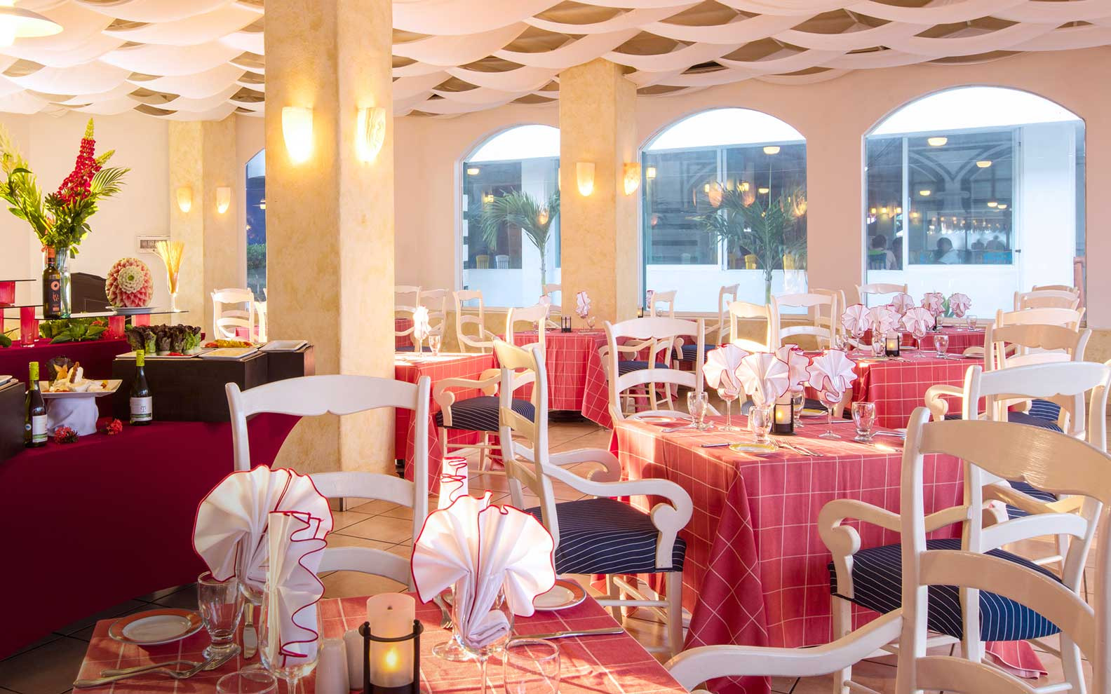 Restaurant La Piazza Restaurant La Piazza