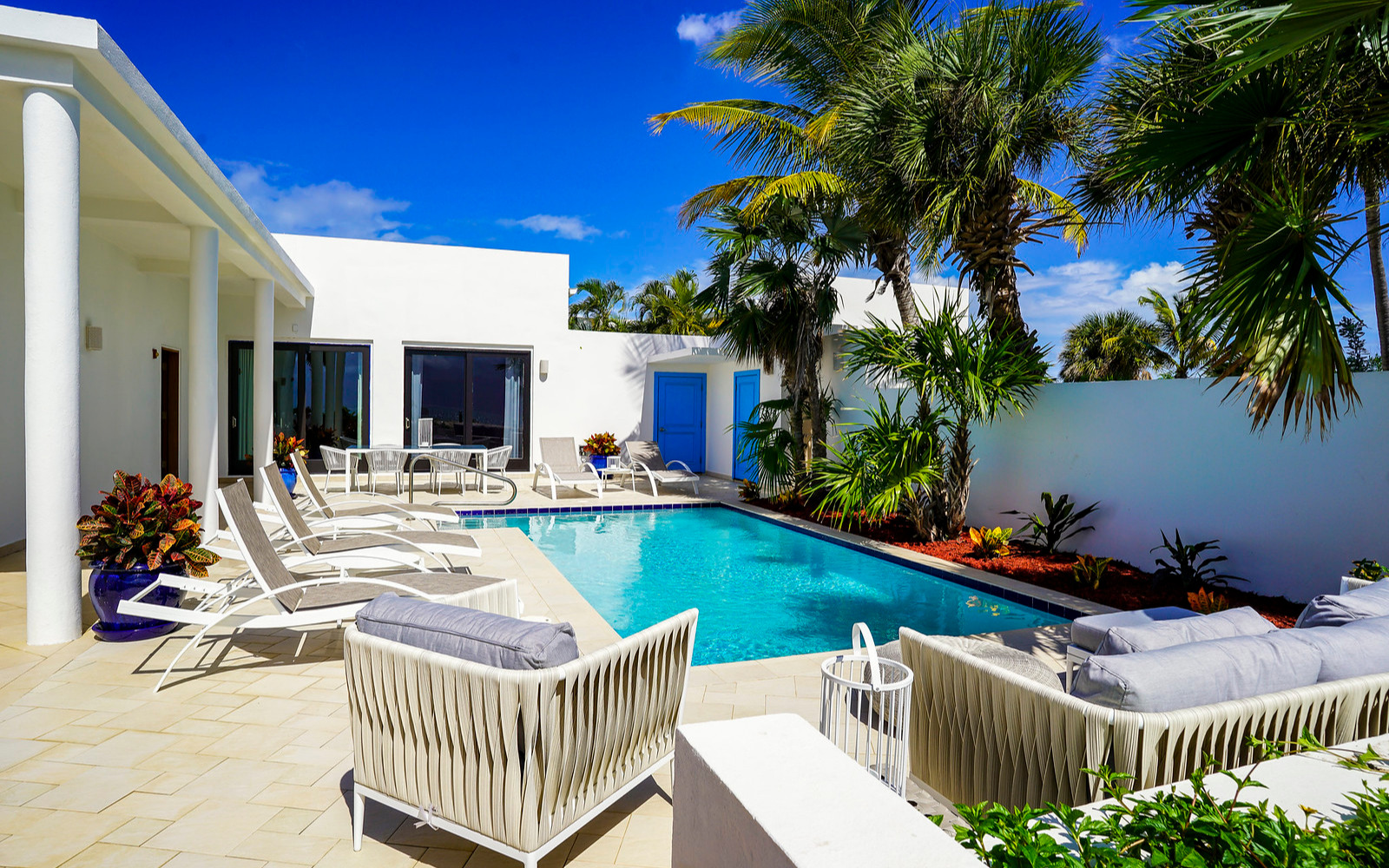 Beachfront 3 bedroom villa Beachfront 3 bedroom villa