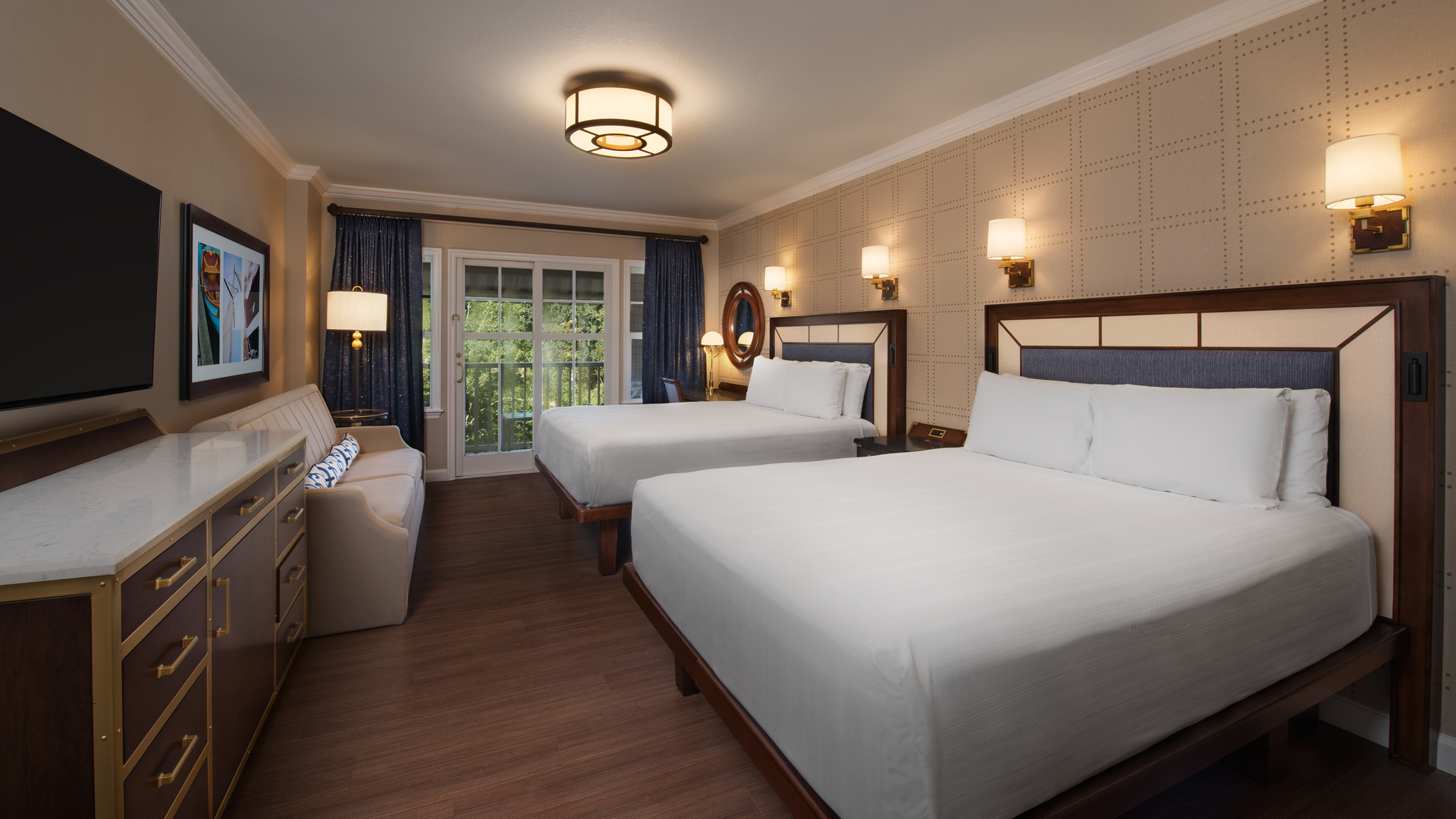 Room at Disney’s Yacht Club Resort at Walt Disney World Resort in Florida Room at Disney’s Yacht Club Resort at Walt Disney World Resort in Florida