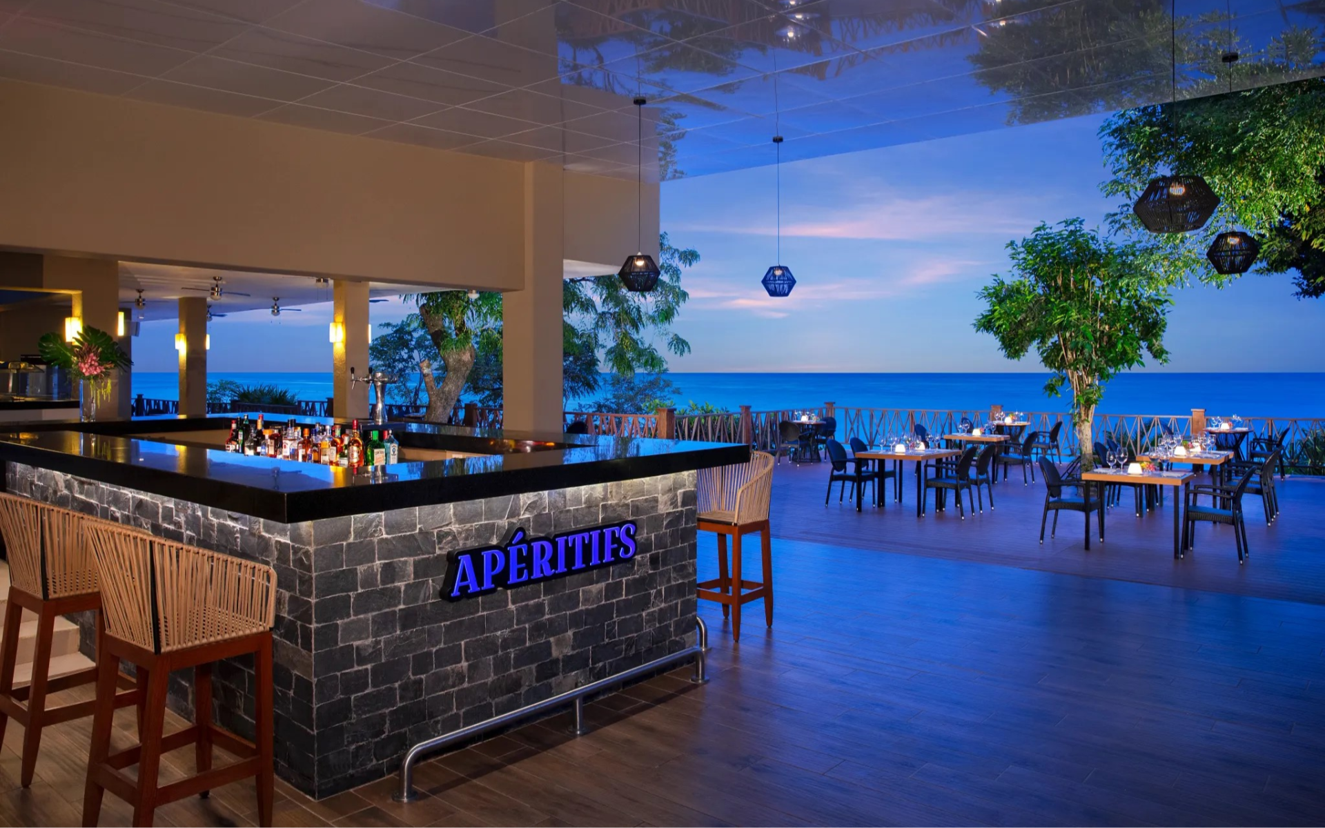 Bar at Dreams Cozumel Cape Resort Bar at Dreams Cozumel Cape Resort