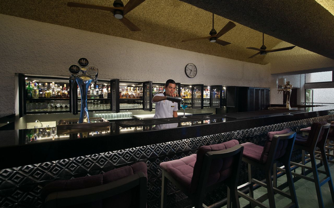 Lobby bar Lobby bar