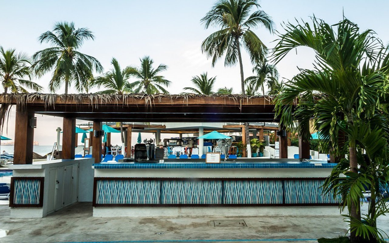 Pool bar Pool bar