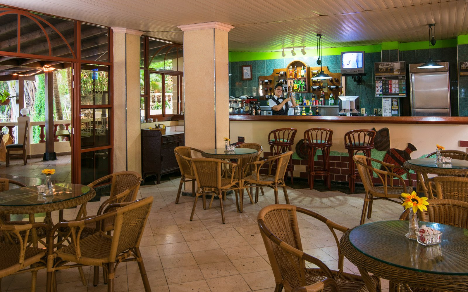 Bar Bar