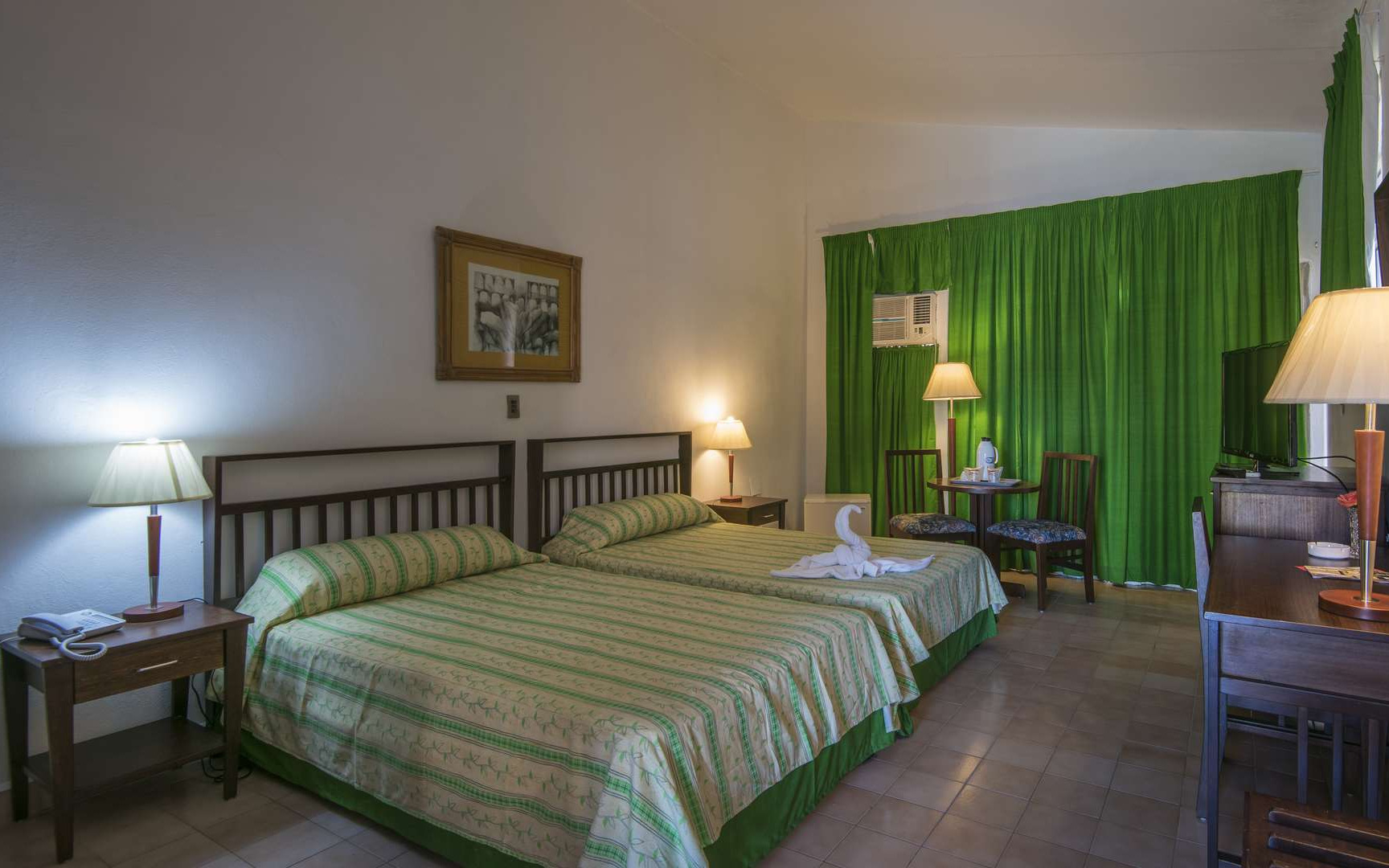 Double Room Double Room