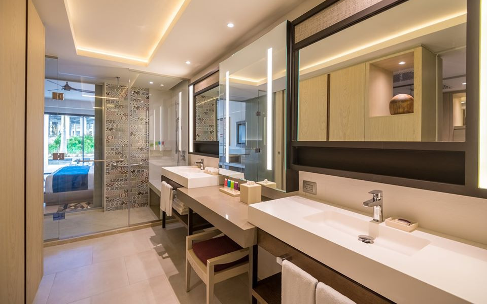 Bathroom junior suite Bathroom junior suite