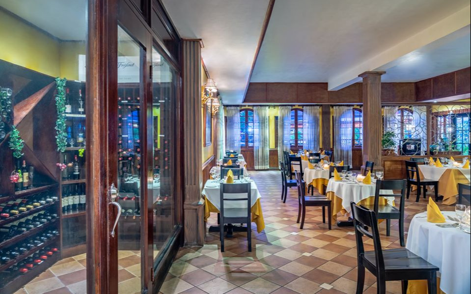 Platinum restaurant Platinum restaurant