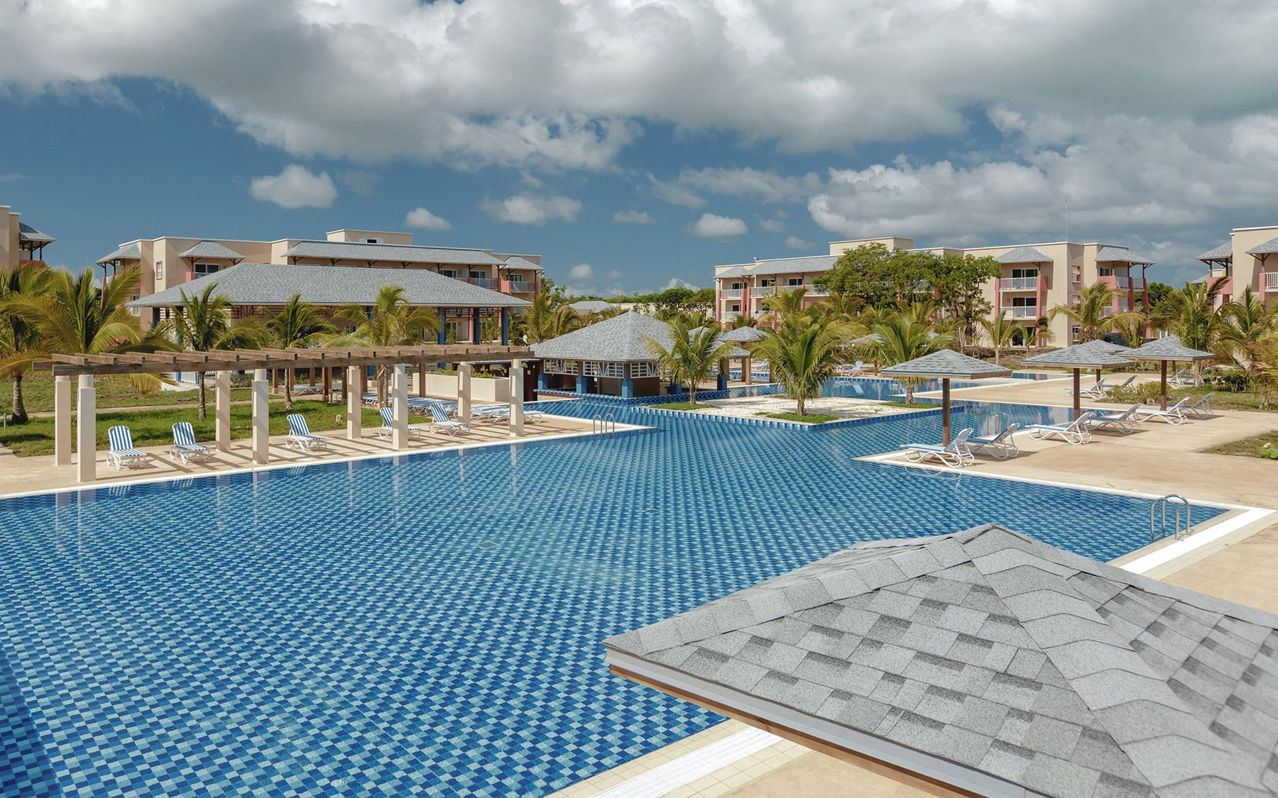 Sunrise pool bar Sunrise pool bar