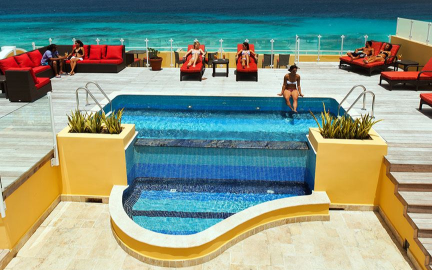 Piscine sur le toit Piscine sur le toit