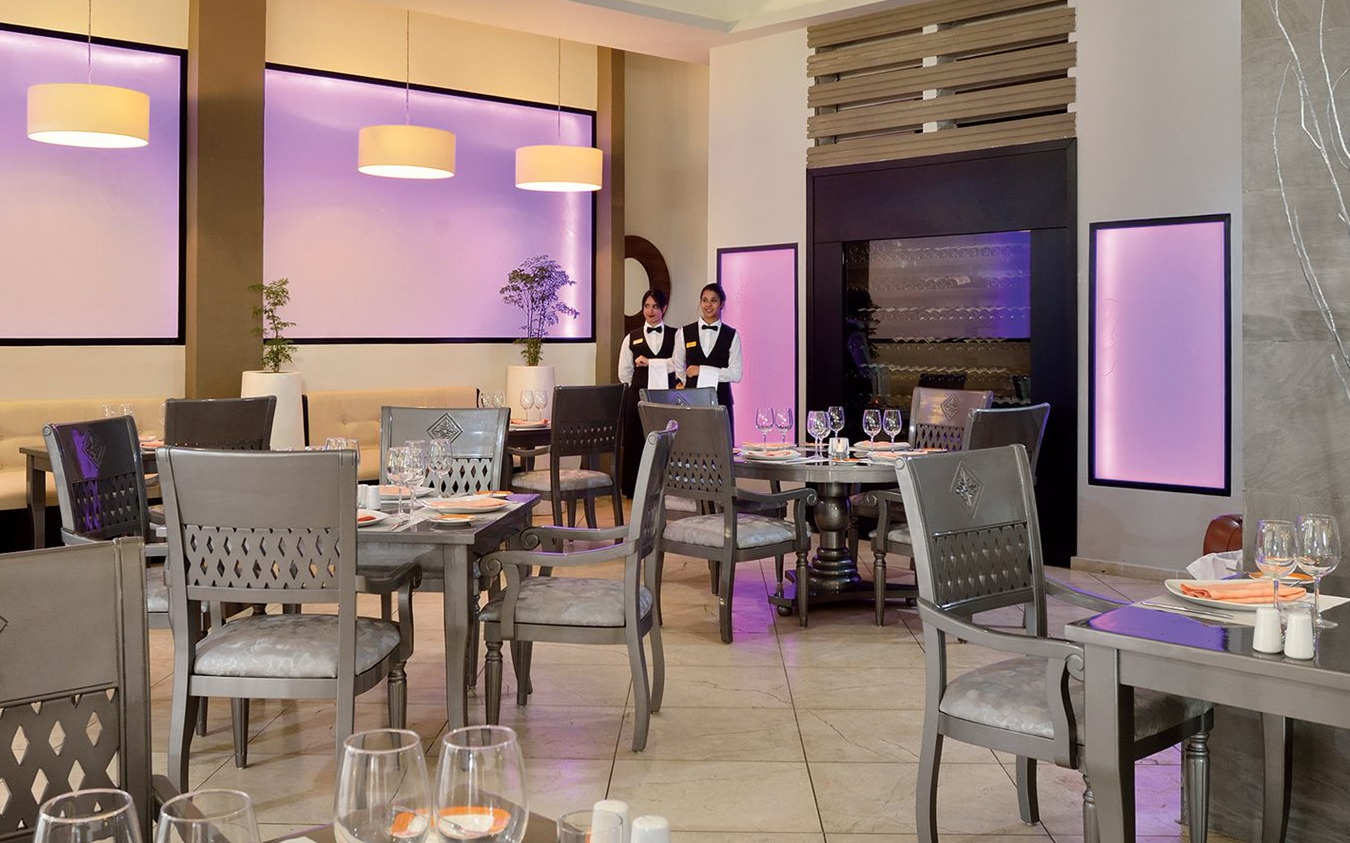Restaurant Bella Mar service Royal Restaurant Bella Mar service Royal