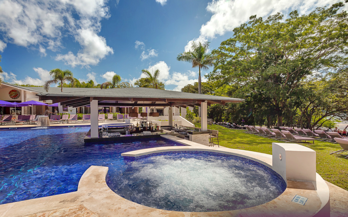 Pool bar jacuzzi Pool bar jacuzzi