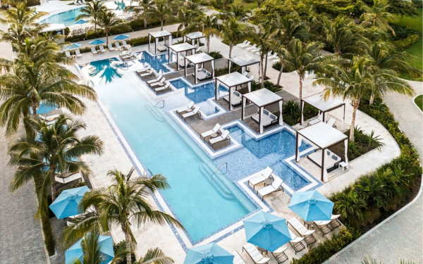 Pool at Ritz Carlton Turks & Caicos Pool at Ritz Carlton Turks & Caicos