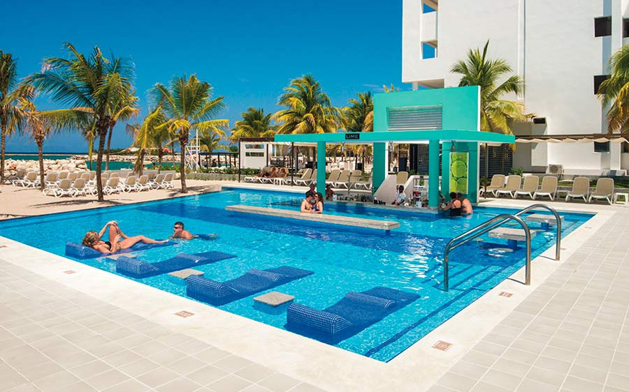 Pool bar Pool bar