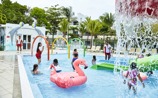 Family Pool Family Pool