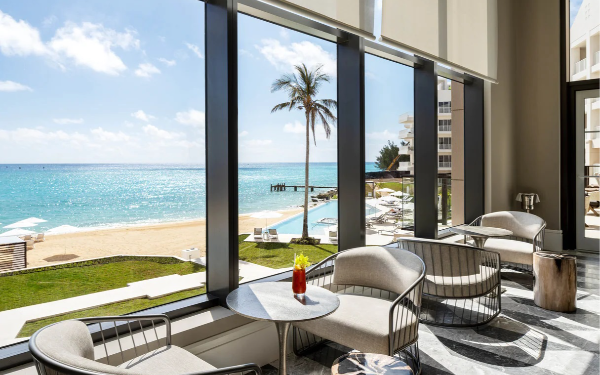 Bar au St. Regis Bermuda Resort / Residence Bar au St. Regis Bermuda Resort / Residence
