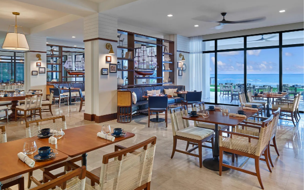 Restaurant at St. Regis Bermuda Resort / Residence Restaurant at St. Regis Bermuda Resort / Residence