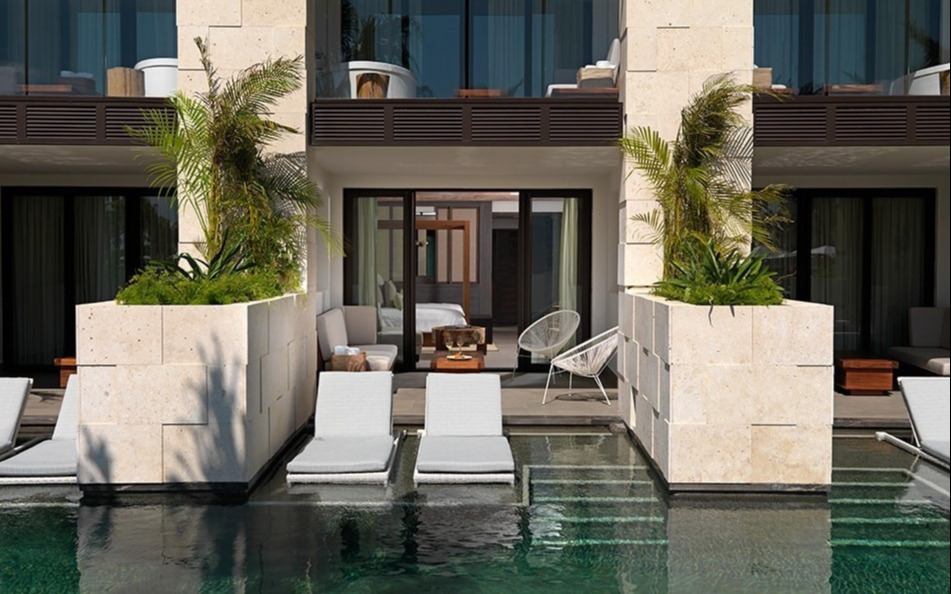 Swim up room Swim up room