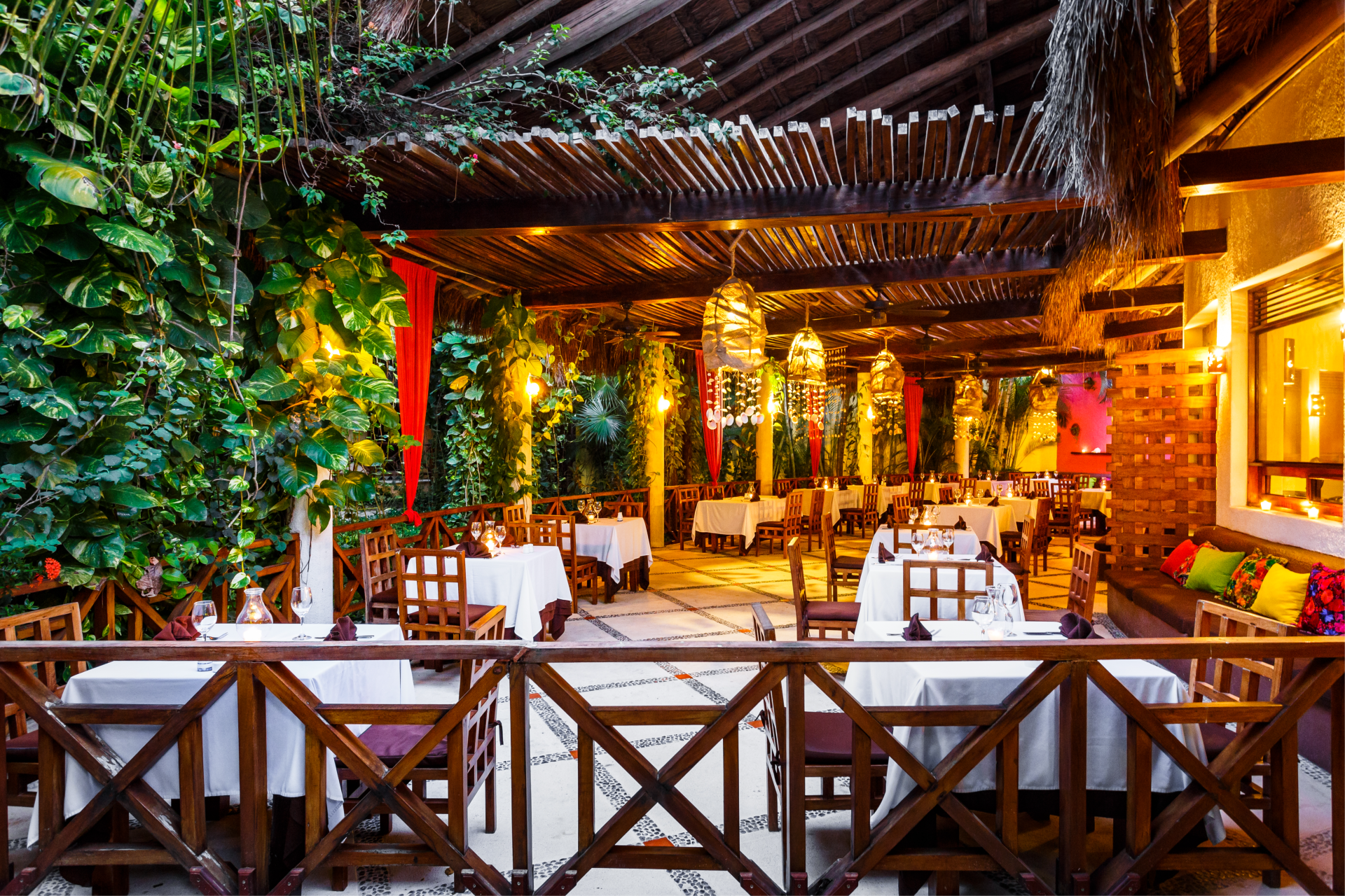 Terrasse du restaurent au Villas HM Paraiso del Mar, Isla Holbox avec Voyages Aquaterra
