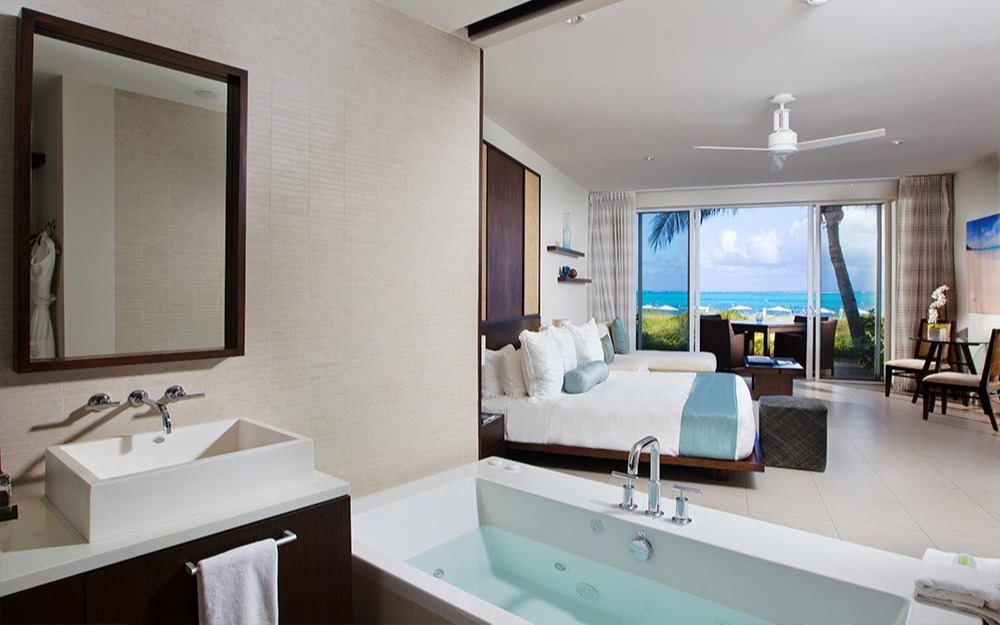 Grand deluxe oceanfront Grand deluxe oceanfront