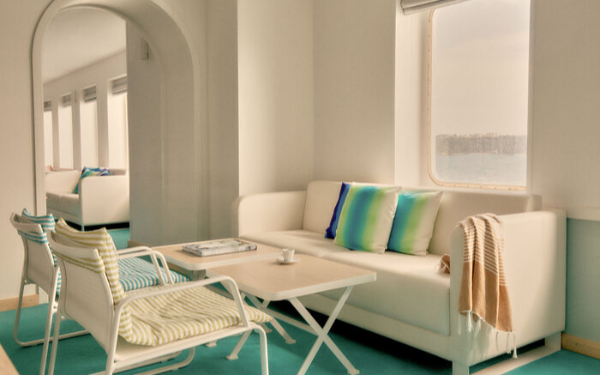 Salon sur le Yacht Club Med 2